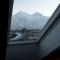 Scenic Penthouse - Ocean view & skylight windows - 锡格吕菲厄泽