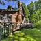 Black Mountain Cabin with Screened Porch and Views!