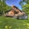 Black Mountain Cabin with Screened Porch and Views! - 黑山