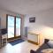 Appartement cosy à Bernex, proche des pistes et sentiers, avec terrasse ensoleillée et wifi. - FR-1-498-22