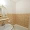 Appartement cosy à Bernex, proche des pistes et sentiers, avec terrasse ensoleillée et wifi. - FR-1-498-22
