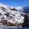 Triplex confort à 400m des pistes, 3 niveaux, 2 chambres, casier à skis, parking gratuit, Auris en Oisans - FR-1-297-66