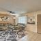 Poolside Oasis in Glendale with Desert Surroundings! - Ґлендейл