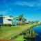 Orlando Lakefront Tiny Houses - Orlando