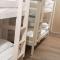 Appartement 12 pers. neuf, centre-ville avec 5 chambres et local à ski - FR-1-234-289