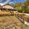 The Chariot - Creek Front with HotTub, Fire Pits, Billiards, EV Charger - Sandalwood Stays