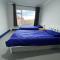 Harewood Lodge - Single and Double Rooms Self Serve Apartment