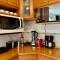 Casa Allegro 3dorm prox Lago Negro by AcheiGramado