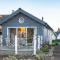 Mariners, The Bay, 2 bedrooms with ensuites, parking nearby, 1 medium or 2 small dogs welcome