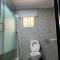 Charming & Cozy 1-BDR Apt - Mini Flat - 247 Power, Kitchen, Wi-Fi, DSTV, Netflix, 5 mins from the Airports