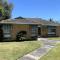 Cosy 3 bedroom family home near beach and shops - Frankston