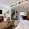 Casa TRIPLEX 3 dorm a 6QD RUA COBERTA CANELA