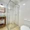Casa TRIPLEX 3 dorm a 6QD RUA COBERTA CANELA