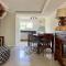 Casa TRIPLEX 3 dorm a 6QD RUA COBERTA CANELA