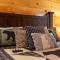 5Bd5B Escape Cabin with 2 HotTubs, Thtr &Game Rm,1mi to the Parkway! 4mi to Dollywood - Spring Deal - Pigeon Forge