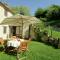 Charming Villa in Monte San Martino with Swimming Pool