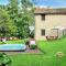 Charming Villa in Monte San Martino with Swimming Pool