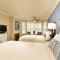 Sand Pebbles Inn