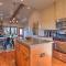 Updated Cabin with 360-Degree Mtn View 1 Mi to Lake - Medicine Park