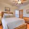 Updated Cabin with 360-Degree Mtn View 1 Mi to Lake - Medicine Park
