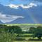 Shepherds Hut with Hot Tub North Wales Anglesey - 兰韦尔普尔古因吉尔