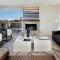 Grandview Getaway, Luxury 4BR, Ocean View, Fire Pit