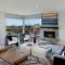 Grandview Getaway, Luxury 4BR, Ocean View, Fire Pit