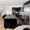 Grandview Getaway, Luxury 4BR, Ocean View, Fire Pit