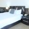 Beverly Hills: Hotel and Business