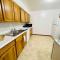Lg. 2 br Apt. North of Chicago w/ Free Parking