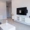 LARGE & QUIET 3bd Home with Security & Pool - 乌汶