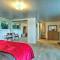 Cliffside Lighthouse Beach Home with Ocean View - 库斯贝