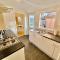 EasyRest House 2 Grantham - 6 Beds & Free Parking - Easy Location - Access to A1, Town Centre & Shops