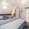 Renovated Bungalow Getaway