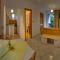 Vis a Vis Apartments
