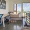 Ladera Loft with Views - بوكون