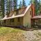 Riverside Winthrop Chalet with Hot Tub and 2 Decks! - Winthrop
