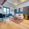 Ashcroft Loft by Timeless Stays - Stunning 3 Bedroom, 2 bathrooms, Charming central apartment featuring a balcony