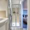 Ashcroft Loft by Timeless Stays - Stunning 3 Bedroom, 2 bathrooms, Charming central apartment featuring a balcony