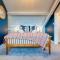 Ashcroft Loft by Timeless Stays - Stunning 3 Bedroom, 2 bathrooms, Charming central apartment featuring a balcony