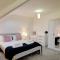 Spacious Victorian Townhouse near HCC with off street parking