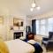 Spacious Victorian Townhouse near HCC with off street parking