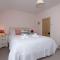Pass the Keys Comfortable Stone Built Cottage in Menai Bridge - جسر ميناي