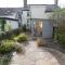 Pass the Keys Comfortable Stone Built Cottage in Menai Bridge - جسر ميناي