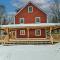 West Dover Home with Deck about 2 Mi to Mount Snow!