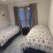 Spacious, modern 3 bedroom luxury flat in centre location