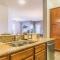 Stylish Vista Cay Lakeview Elegance Near all Theme Parks, and walk to the Convention Center - Orlando