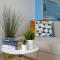 Chez Downtown Charm - Your Seaside Dream!
