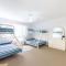 2 10 Catalina Close Walk to Shoal Bay Beach