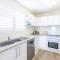 Laman Lodge, 1,15 Laman Street - Stunning Views, air conditioned unit with water views and Wifi